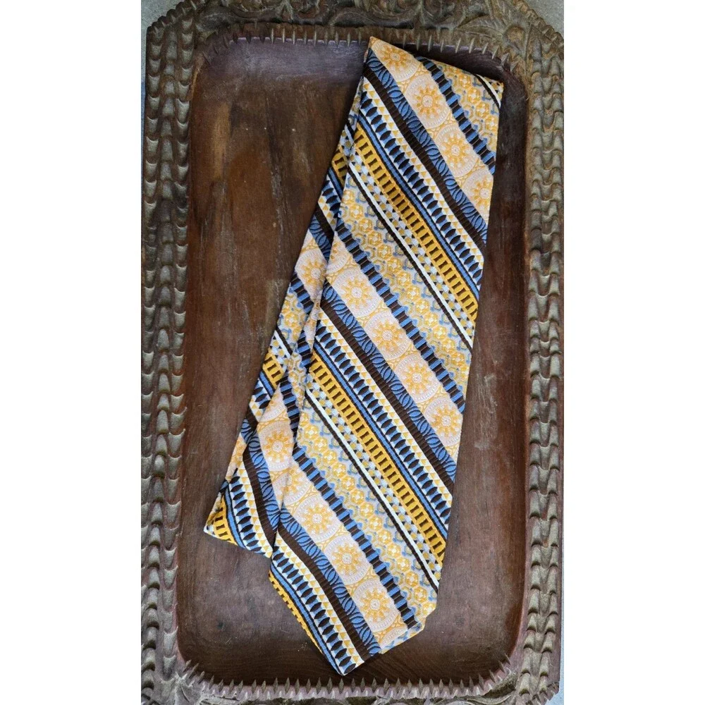 Vintage 1970s Grenada by Excello Wide Sunburst Medallion Necktie GROOVY Retro